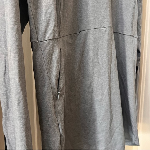 ASICS full over fitted athletic hoodie, thumb holes, grayish blue, size L - Picture 3 of 8